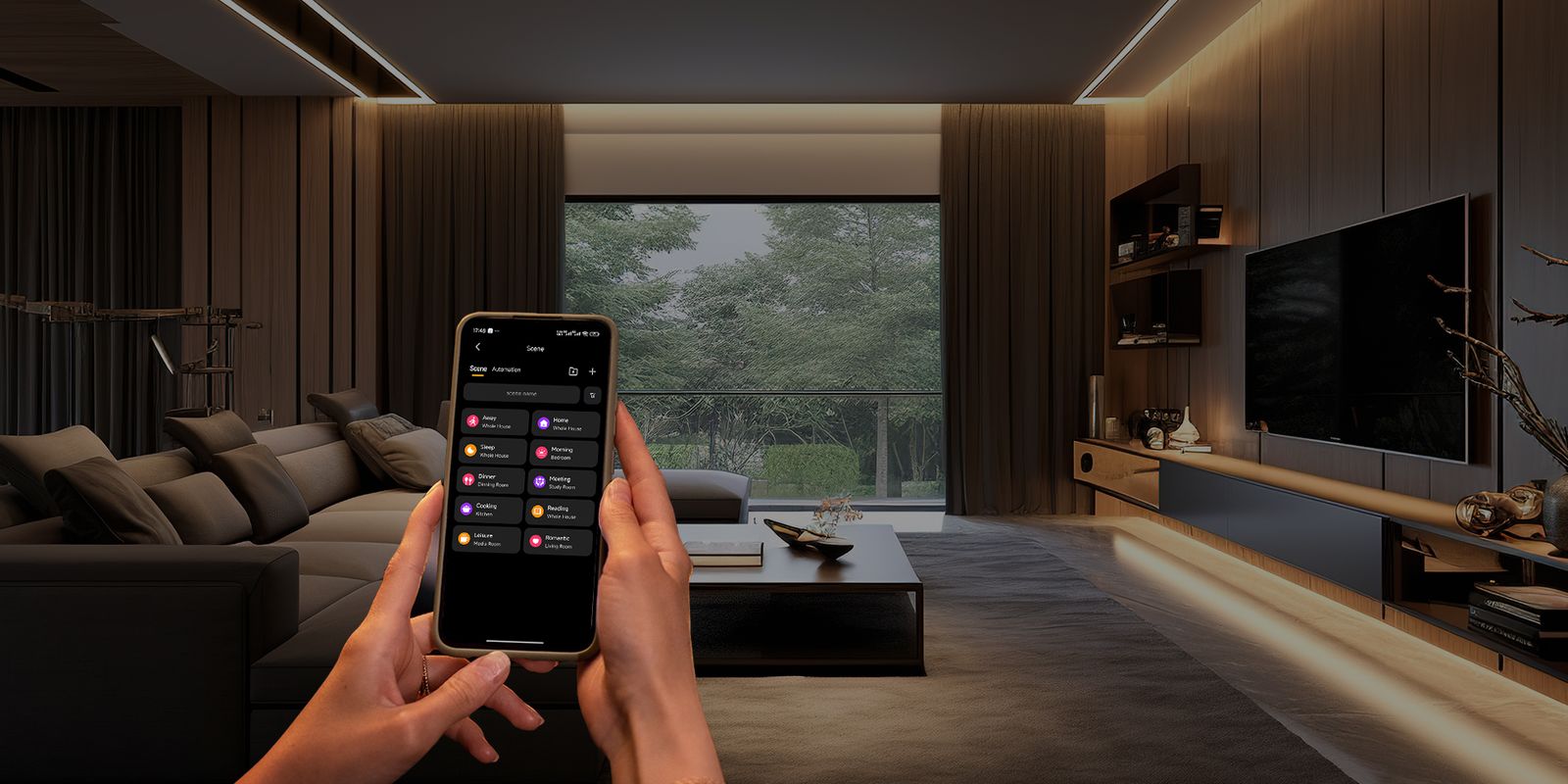 Persona controlando su casa desde el celular en un living moderno